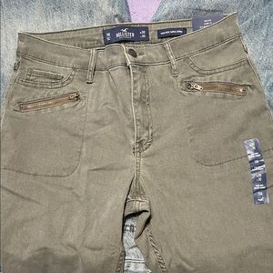 Hollister Men's Olive Skinny Jeans with Front Zip Pockets